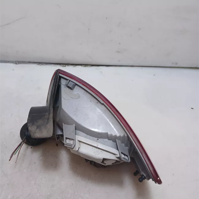 Fanale posteriore parte esterno sinistro