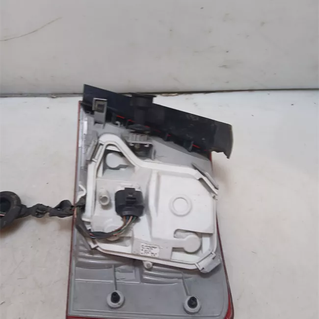 Fanale posteriore parte esterno sinistro