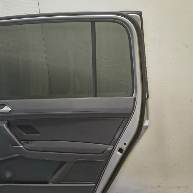 Porta posteriore destra