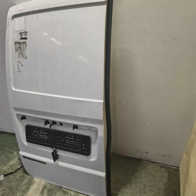 Porta carico posteriore a battente sinistra apertura 180° lamierata