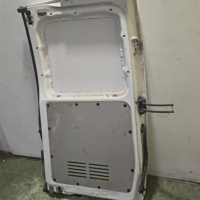 Porta carico posteriore a battente sinistra apertura 180° lamierata