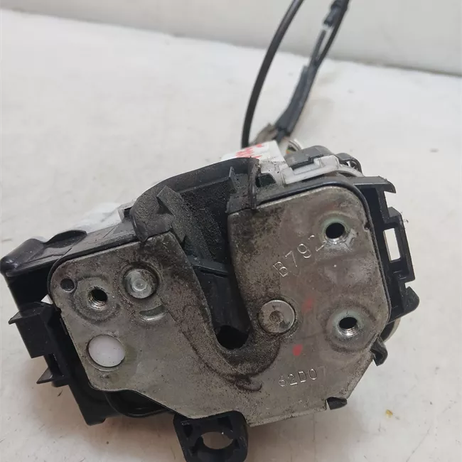 Serratura porta anteriore destra