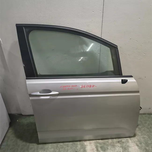 Porta anteriore destra