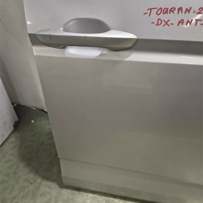 Porta anteriore destra