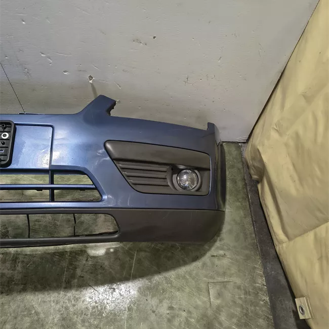 Paraurti anteriore con primer