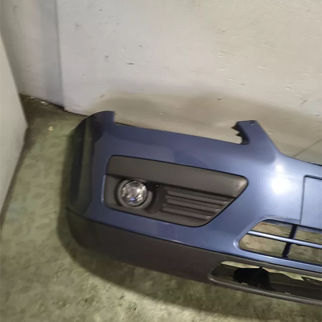 Paraurti anteriore con primer