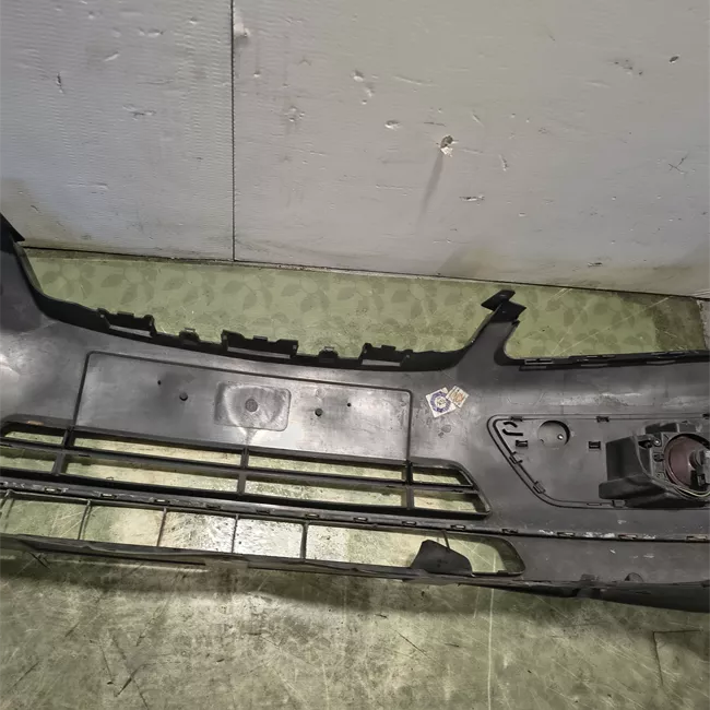 Paraurti anteriore con primer