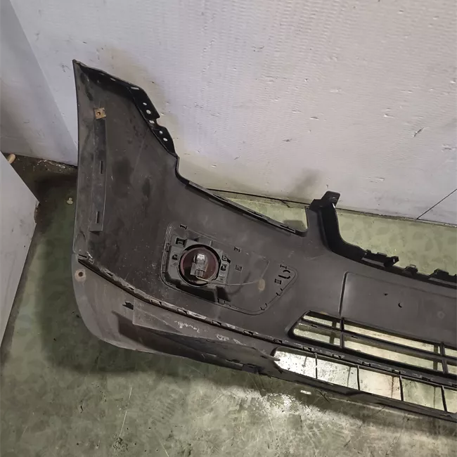 Paraurti anteriore con primer