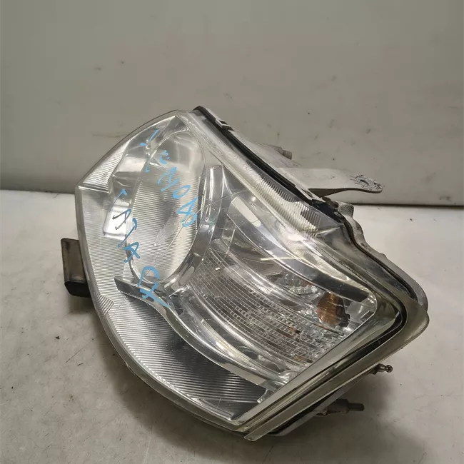 Proiettore sinistro con fanalino anteriore