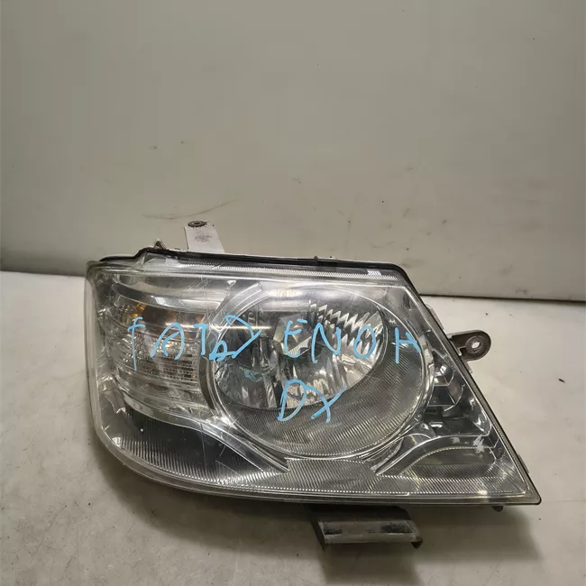 Proiettore destro con fanalino anteriore