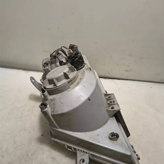 Proiettore destro con fanalino anteriore