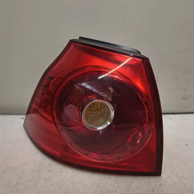 Fanale posteriore parte esterno sinistro