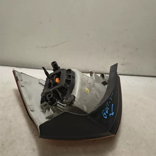 Fanale posteriore parte esterno sinistro