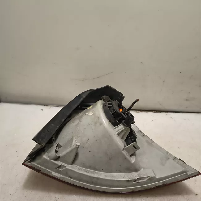 Fanale posteriore parte esterno sinistro