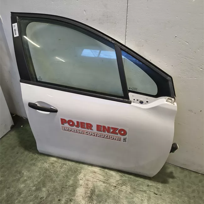 Porta anteriore destra