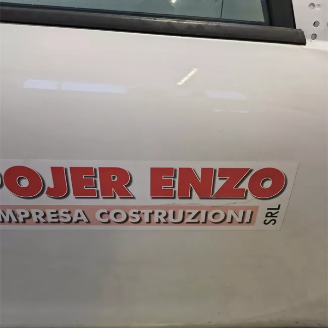 Porta anteriore destra