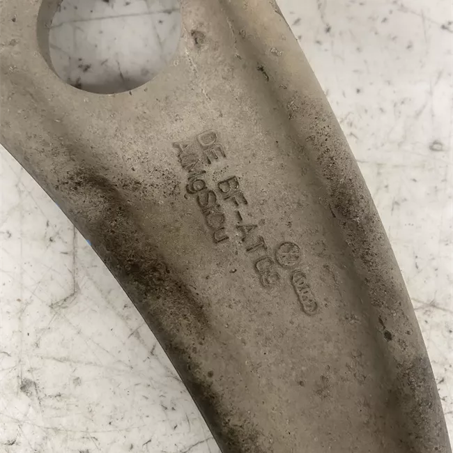 Braccio oscillante sospensione anteriore sinistro