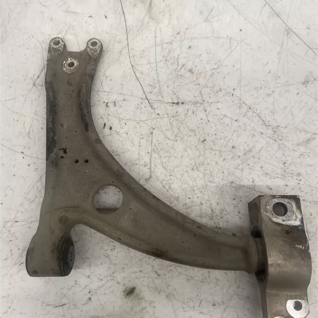 Braccio oscillante sospensione anteriore destro