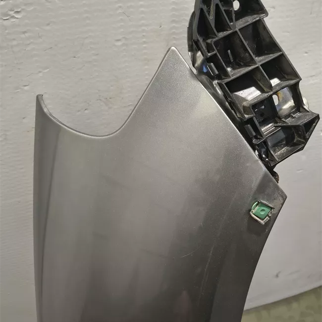 Parafango anteriore destro