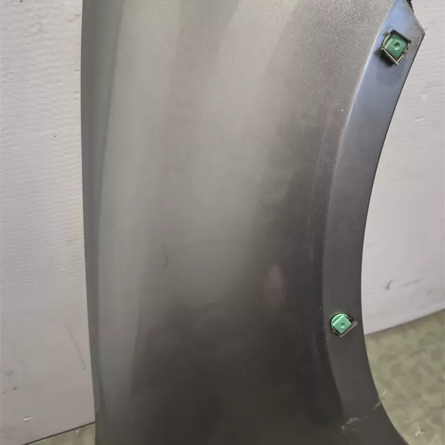 Parafango anteriore destro