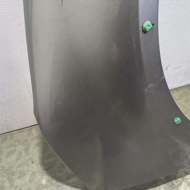 Parafango anteriore destro