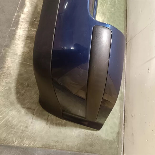 Paraurti posteriore con primer