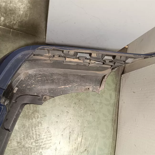 Paraurti posteriore con primer