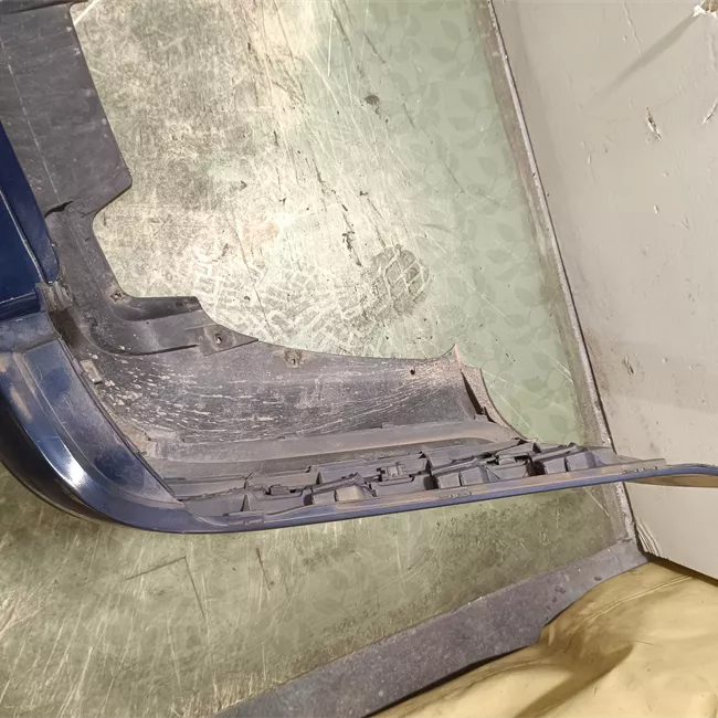 Paraurti posteriore con primer