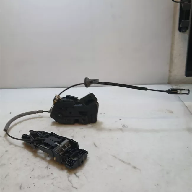 Serratura porta anteriore destra