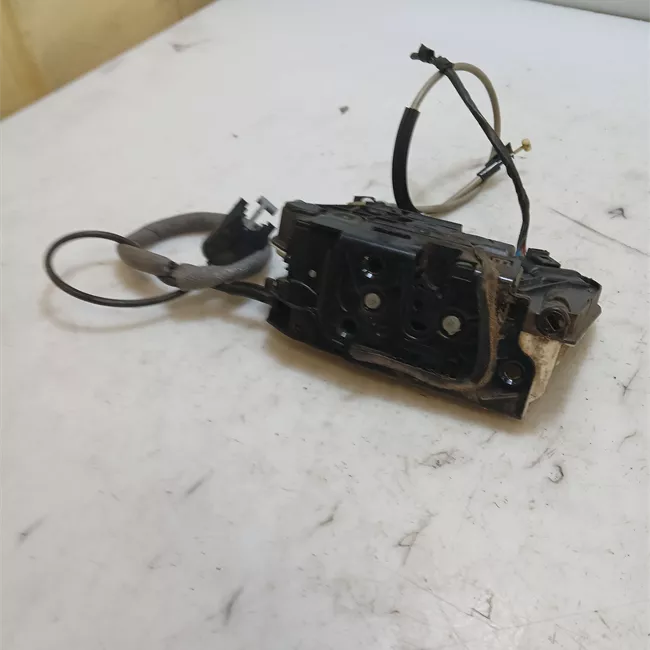 Serratura porta anteriore sinistra