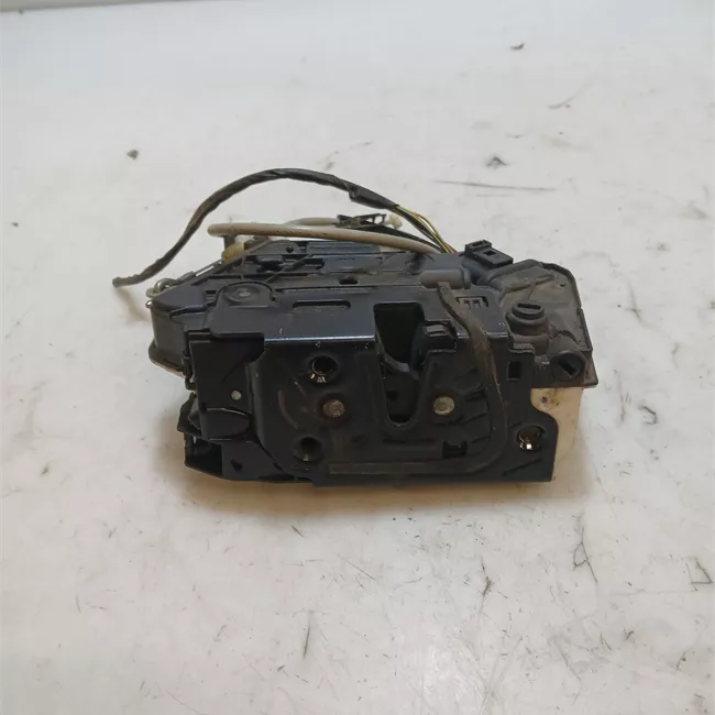 Serratura porta anteriore destra