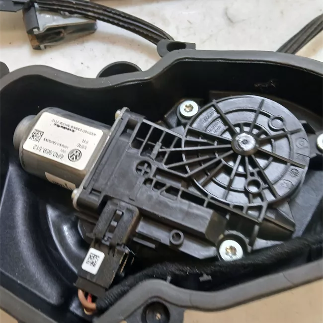 Alzacristallo elettrico porta posteriore destro