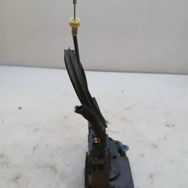 Serratura porta anteriore destra