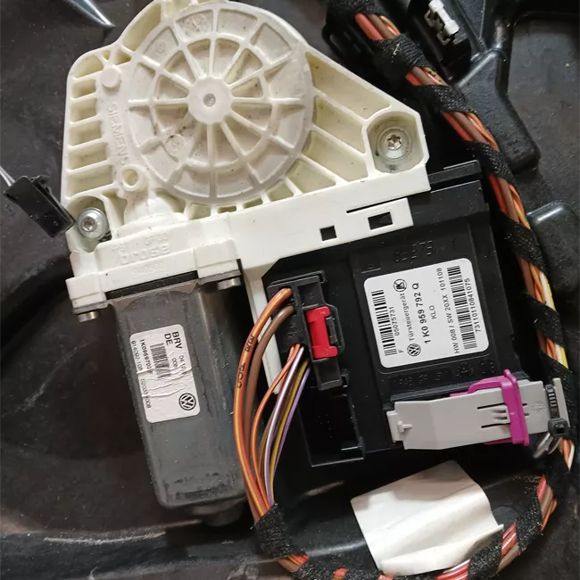 Alzacristallo elettrico porta anteriore destro