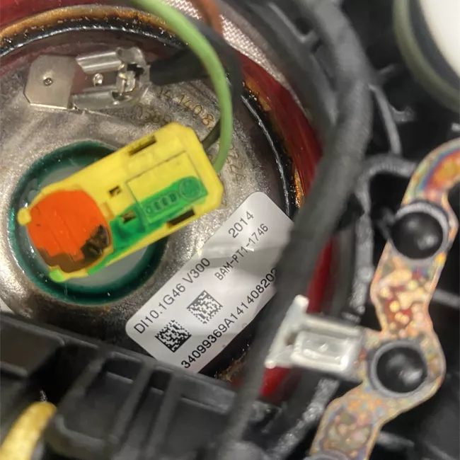 Dispositivo airbag lato guida volante pelle