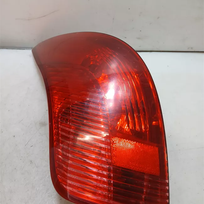 Fanale posteriore sinistro con 1 faro retromarcia