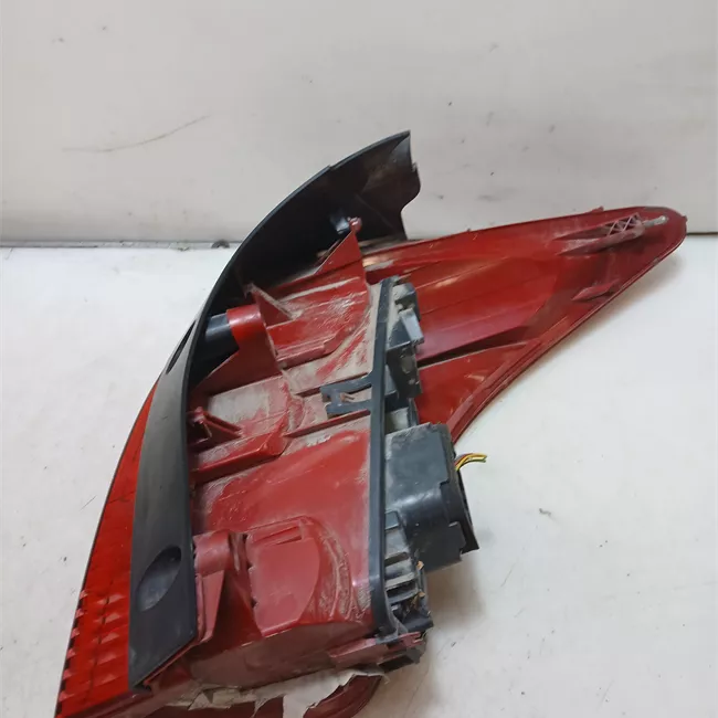 Fanale posteriore sinistro con 1 faro retromarcia