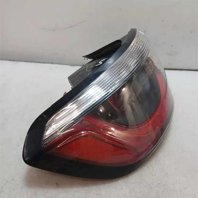 Fanale posteriore parte esterno sinistro Led