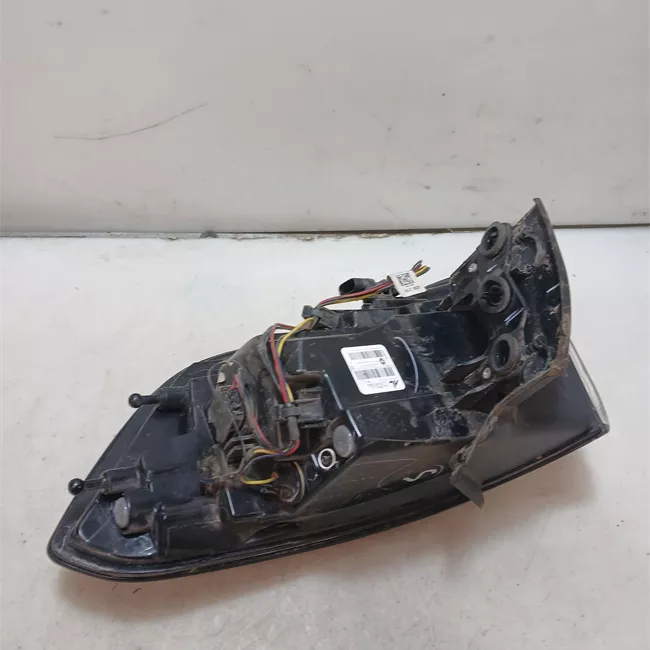 Fanale posteriore parte esterno sinistro Led