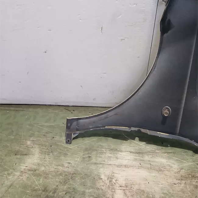 Parafango anteriore destro