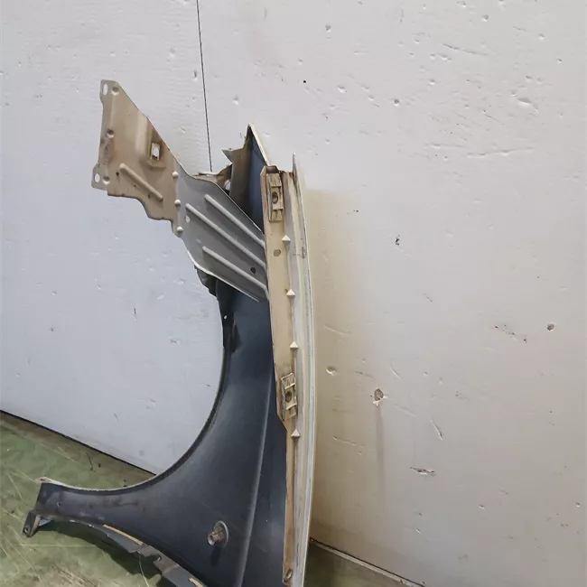 Parafango anteriore destro