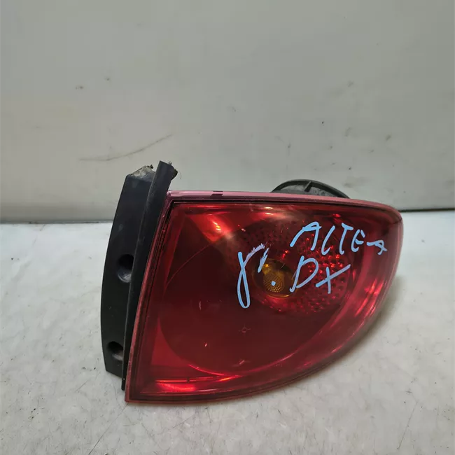 Fanale posteriore destro Nero