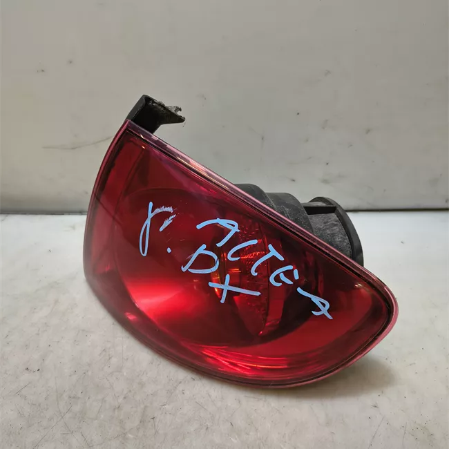 Fanale posteriore destro Nero