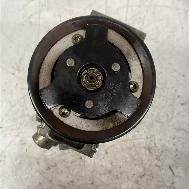 Compressore aria condizionata rotazionale