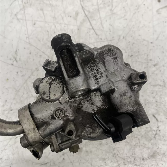 Compressore aria condizionata rotazionale