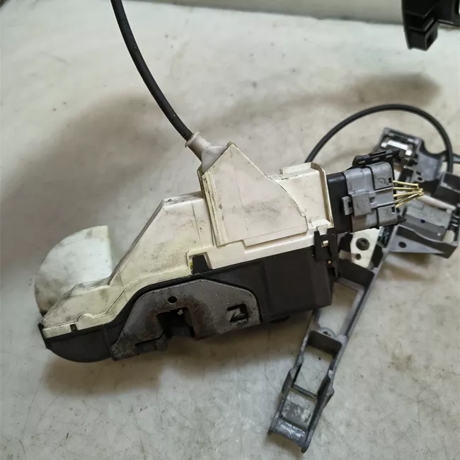 Serratura porta anteriore destra