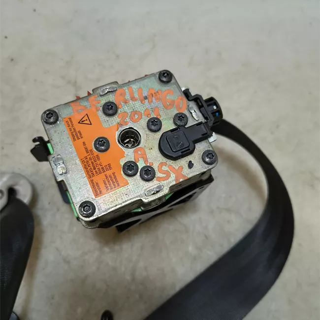 Cintura di sicurezza anteriore sinistra