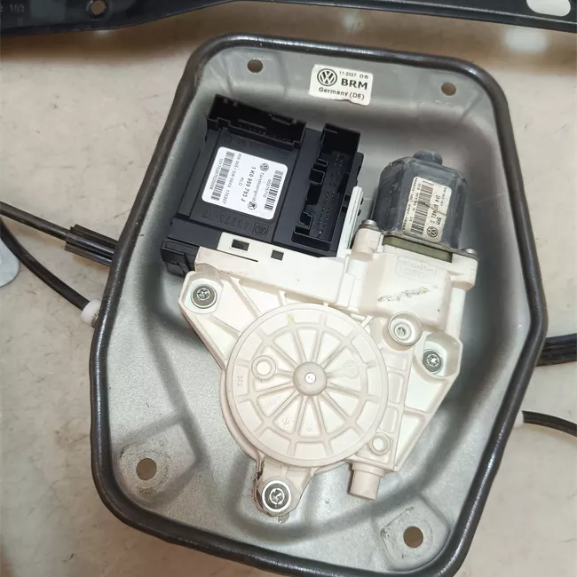 Alzacristallo elettrico porta anteriore sinistro