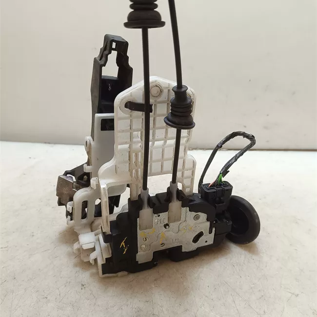 Serratura porta anteriore sinistra