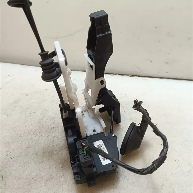 Serratura porta anteriore sinistra